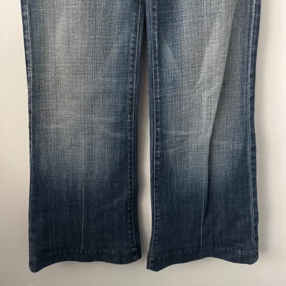 7 For All Mankind Tailorless Dojo Regular Fit Denim Flared Jeans in Lake Blue - Picture 7 of 14